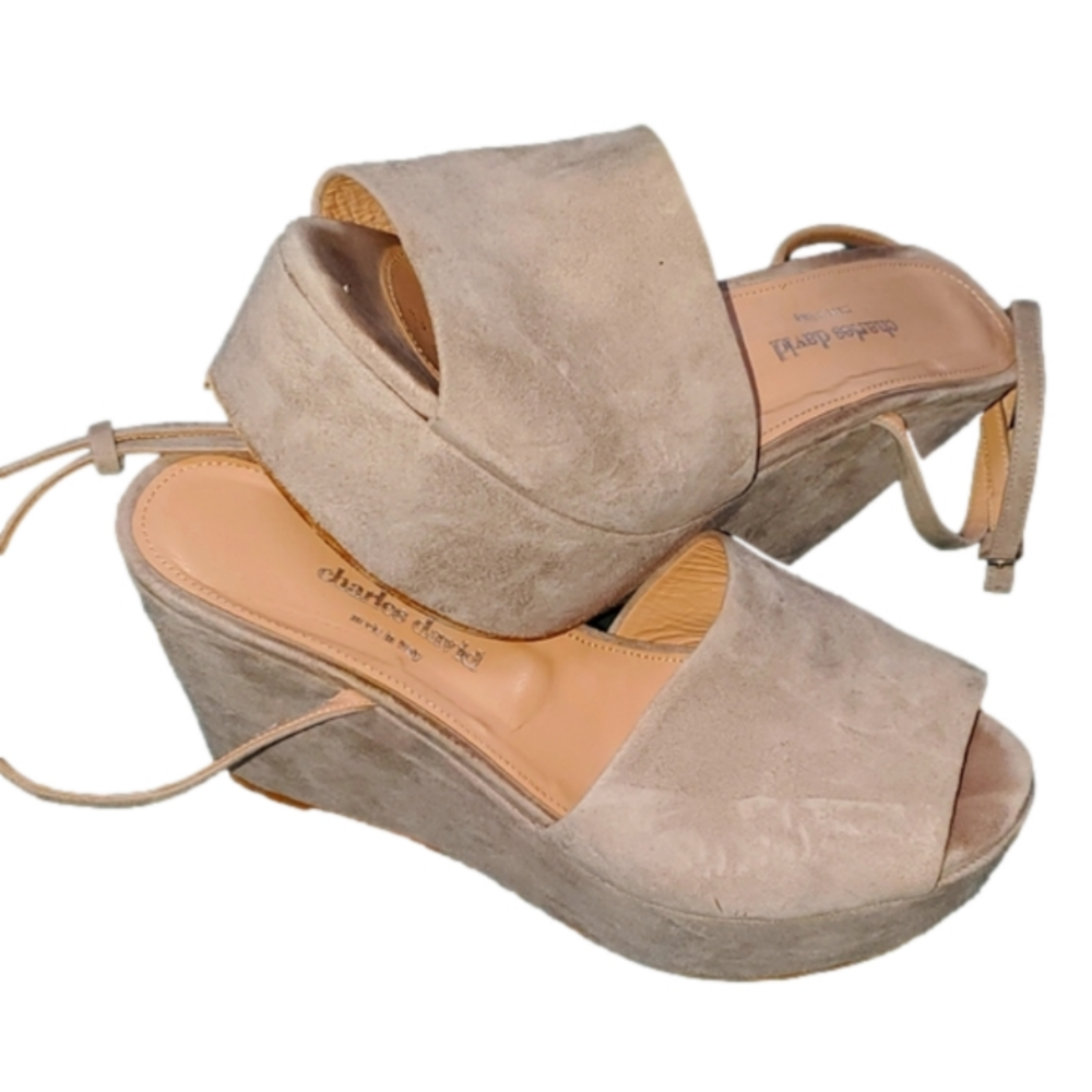 Charles David beige peep toe wedges EUC 39 / 8
